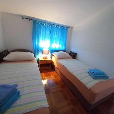 Apartmani Ivana Senj Zengg Szoba fotó